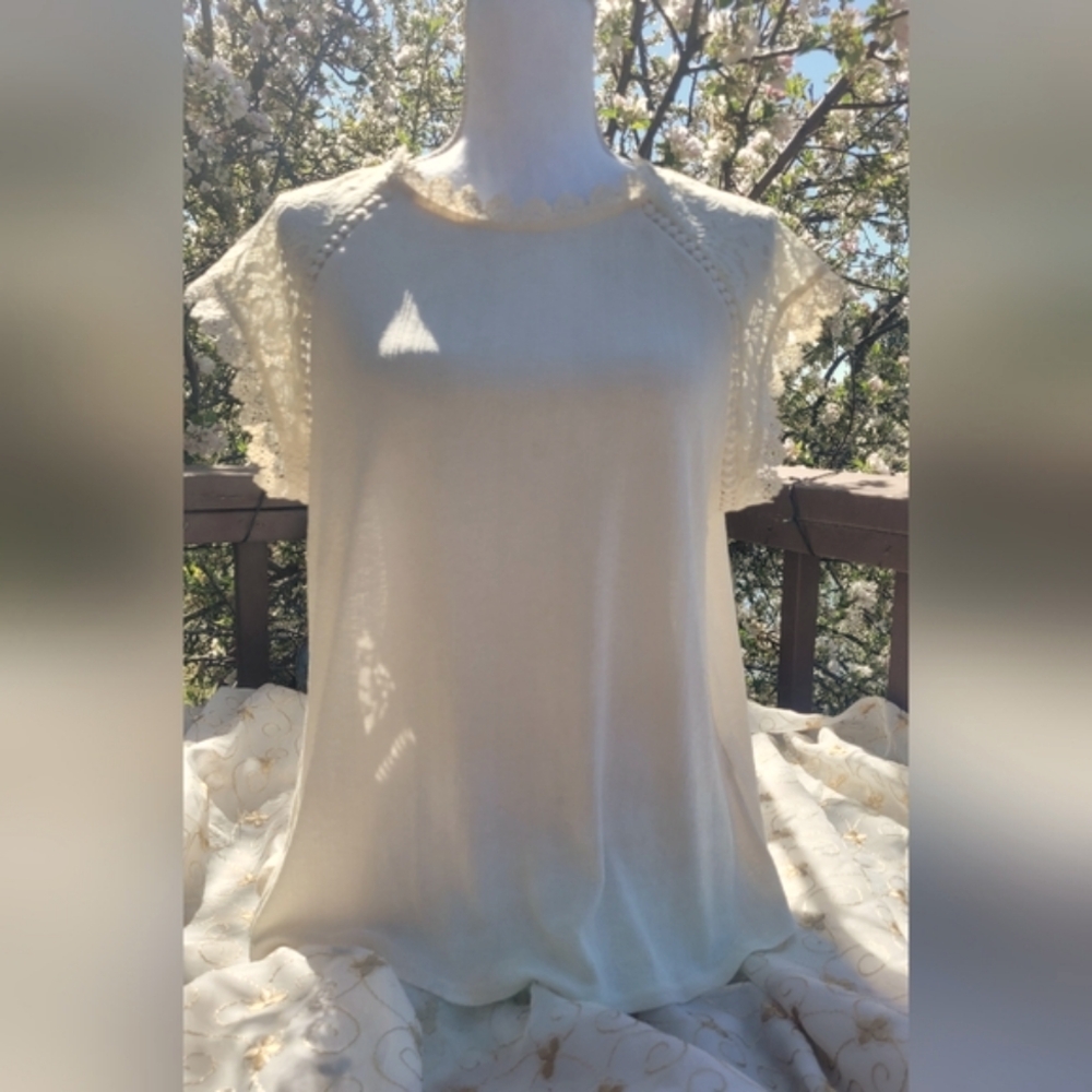 Sweet Wanderer Cream Blouse with Lace Sleeves